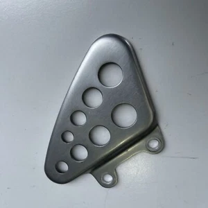 Triumph thruxton 900 2015 Footrest Foot Peg Heel Plate Guard - Picture 1 of 3