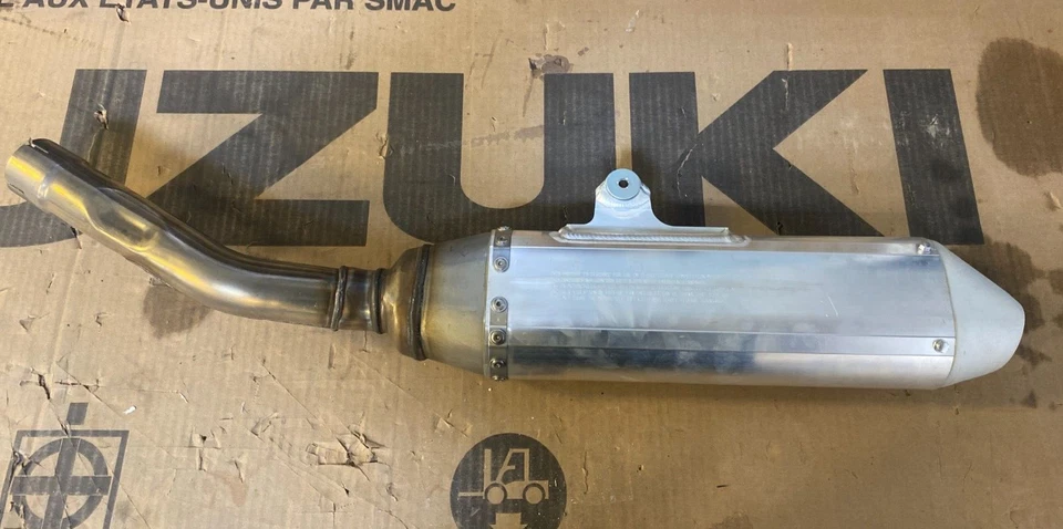 SILENCIADOR ESCAPE SILENCIADOR FABRICANTE ORIGINAL 18-20 y 23-24 SUZUKI RMZ450 14310-37K10 Foto 1 de 1