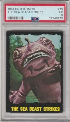 1964 OUTER LIMITS TRADING CARD #19 - PSA 5 - THE SEA BEAST STRIKES - VINTAGE - Image 1 of 2