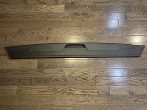 NEW OEM 20-25 GMC Sierra 2500 3500 HD Rear Center Multipro Tailgate Molding - Picture 1 of 12