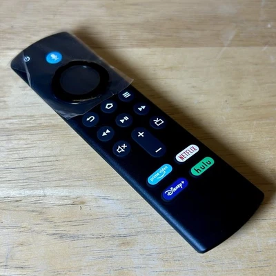 Control remoto por voz Amazon Alexa (3ª generación) con controles de TV dispositivo Fire TV 2021 negro Foto 1 de 4