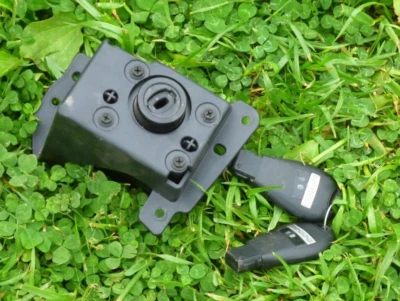 starter Ignition and keys keyhole 2016 dodge grand caravan 5gen  - Image 1 of 3