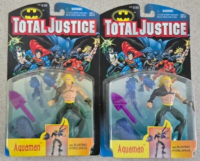 JUEGO DE 2 FIGURAS DE ACCIÓN DE AQUAMAN JUSTICIA TOTAL VARIACIONES ARMADURA DE PECHO DORADO Y NEGRO Foto 1 de 4