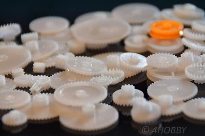 63-teiliges Zahnrad-und Antriebsrädchen Set Kunststoff verschiedene Größen - Bild 1 von 3