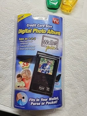 Digital Photo Album White Credit Card Size Wallet Pix Purse Pocket NEW SEALED - Image 1 of 4