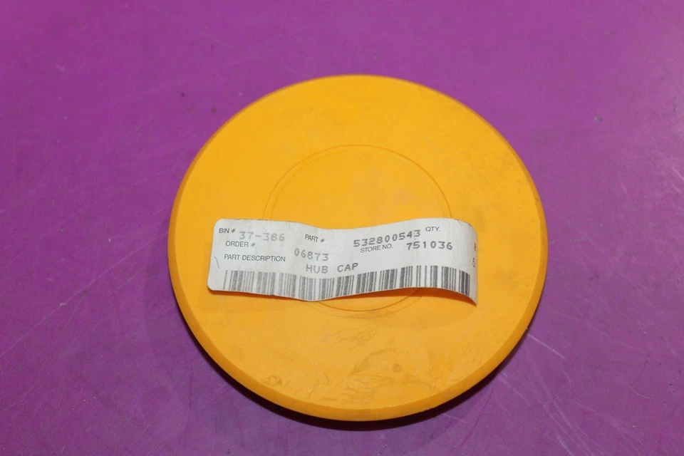 Tapacubos Poulan NOS. Parte 532800543. Foto 1 de 1