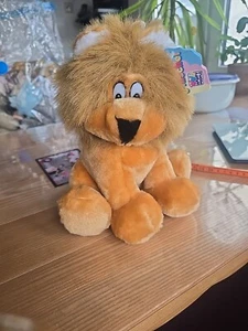 Löwe aus Plüsch - Bild 1 von 4