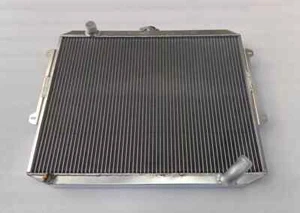 Aluminum Radiator for Mitsubishi Pajero 1998 v24w engine type 4d56 Customs - Picture 1 of 8