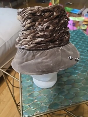 正品复古 Doris 设计女式棕色丝绒 Mod 帽子用于维修  — 第 1/4 张图片