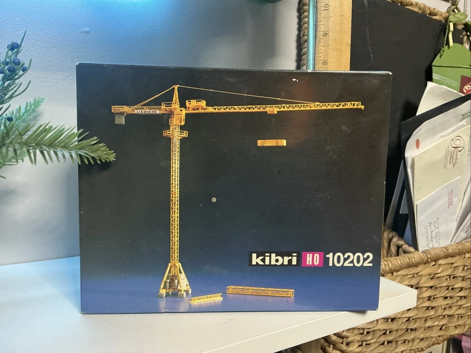 Kibri Liebherr tower crane 10202 NOS In Box - Image 1 of 4