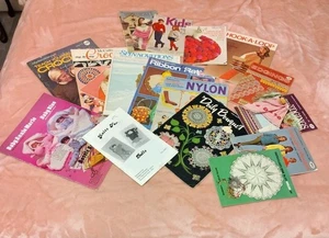16 Vintage Crochet Knitting Sewing Craft Pattern Books Various Magazines  - Imagen 1 de 15