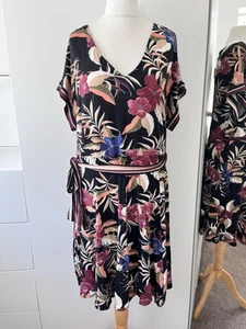 Wallis UK 18 Belted Jersey Dress V Neck Black Floral Multicolour Print USED 038 - Picture 1 of 17