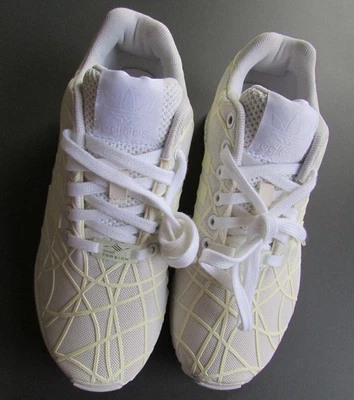 Tenis Adidas Torsion ZX Flux para niños 5,5 o mujeres 6,5-7 usados una vez en el interior Foto 1 de 4