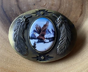 Impresiones artísticas porcelana águila hebilla de cinturón Julie Zsupnik años 90 Montana - Imagen 1 de 11