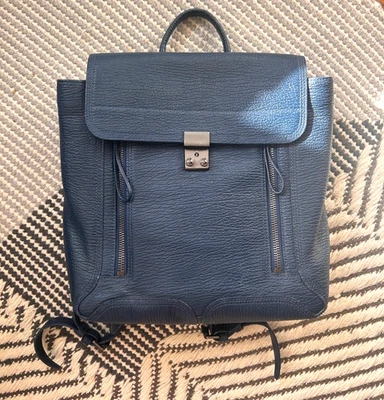 3.1 Phillip Lim - Mochila Bolso de Cuero Azul Marino Metálico de Diseñador $895 Minorista Foto 1 de 4