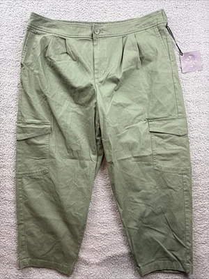 Ava & Viv Pants Womens Plus Size 1X Green Cargo Stretch Elastic Waist Cropped - Image 1 of 4
