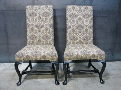 Sillas auxiliares estilo reina Ana Baker Furniutre vintage; patas y cabezas de clavos ebonizadas Foto 1 de 4