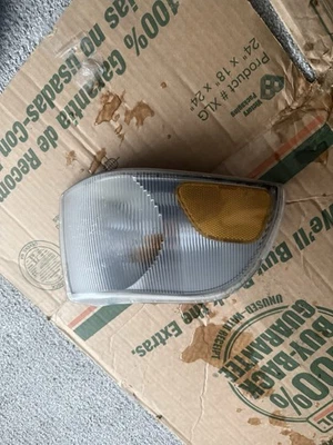 Угловая лампа в сборе со стороны пассажира для Volvo S70 V70 C70 1998-2000 годов выпуска от оригинального производителя - Изображение 1 из 3