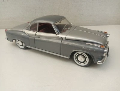 Borgward Isabella Coupé Grigio Scuro/Argento Diecast Scala 1/18-ZR-L23 - Immagine 1 di 4