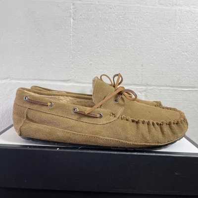 Zapatillas mocasín de gamuza marrón tostado Minnetonka 41033 sin cordones forradas de piel para hombre 11 M Foto 1 de 4