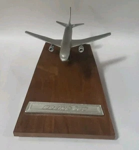 Exhibición de escritorio de avión jet Boeing 767 de metal vintage - Envío gratuito  - Imagen 1 de 4