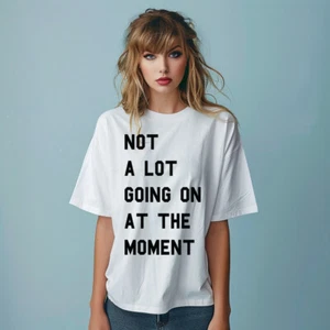 Not A Lot Going On Taylor Eras Tour Camiseta Unisex Damas Camisa Grande Top - Imagen 1 de 4