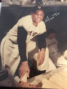 WILLIE MAYS SIGNED GIANTS 16X20 Autograph Photo In Plastic Boxed Frame - Picture 1 of 5
