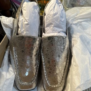 Dolce Vita Mujer Talla 8 Beny Plano Plateado Cuero Envejecido Mocasines Zapatos NUEVO - Imagen 1 de 4