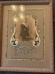 Great antique picture frame with Unusual Painted inlaid Matting Child Photo - Picture 1 of 8