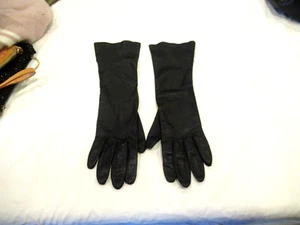 Macy's Associates black kidskin leather gloves, 14" long, c. 1960s - Picture 1 of 6