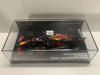 Minichamps 1:43 MAX VERSTAPPEN RED BULL RB16B 2021  WINNER ABU DHABI + PITBOARD - Immagine 1 di 4