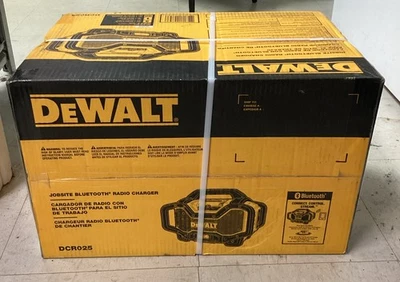 DeWALT 20V Lithium-Ion Jobsite Bluetooth Radio / Charger DCR025 New - Image 1 of 4