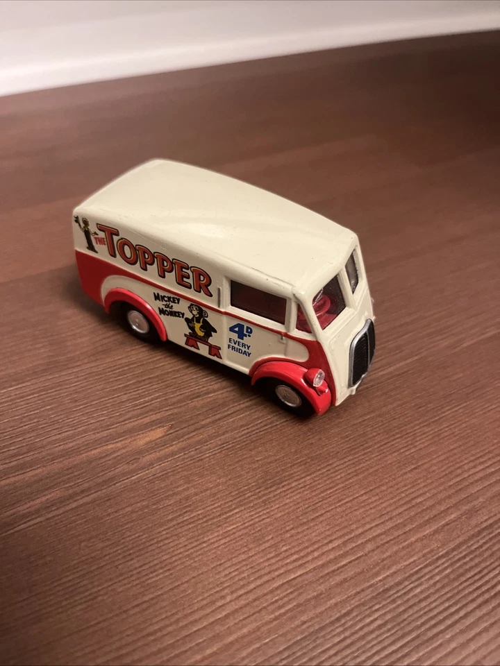 CORGI Morris J Type | The Topper Mickey The Monkey Car Toy/collectable - Bild 1 von 4