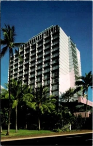 Waikiki Gateway Hotel Honolulu Hawaii Postcard Exterior Street View - Picture 1 of 2