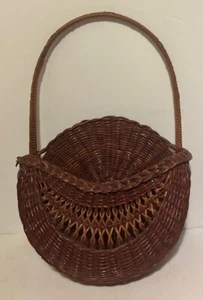12”x12”x6” Wall Basket Wicker with handle to hold flowers or napkins - Picture 1 of 2