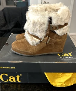 Caterpillar Cat Women’s Faux Fur Lined Tan Suede Leather Wedge Boots Sz 9 - Picture 1 of 14