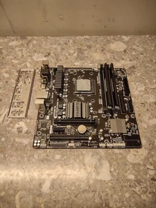 WORKS - Gigabyte GA-78LMT-USB3 and AMD FX-8300 8-core AM3+ 8GB COMBO !!! - Picture 1 of 17