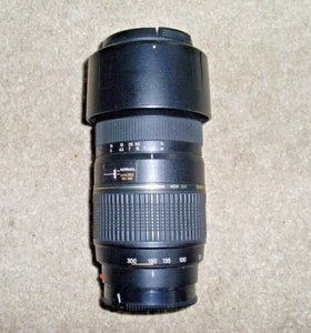 Tamron AF 70-300mm f4-5.6 Di LD Tele-Macro Lens Sony A - Picture 1 of 4