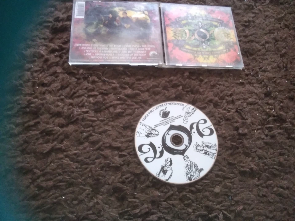 TRACII GUNS ' LEAGUE OF GENTLEMEN  THE FIRST  RECORD  CD  HARD  ROCK - Bild 1 von 1