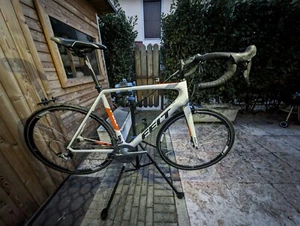 bici carbonio FELT FR RALLY TEAM - Foto 1 di 8