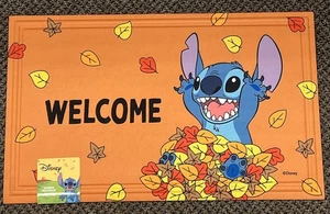Disney Lilo & Stitch Tappetino Accento Gomma 18"x30" Esterno Veranda Raccolta Autunnale NUOVO - Foto 1 di 6