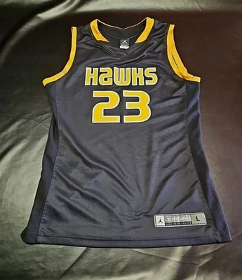 Camiseta deportiva Jordan Atlanta Hawks Statement Edition Nike Dri-Fit #23 Lou Hudson grande Foto 1 de 4