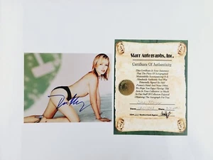 Foto brillante autografiada por Dina Meyer 8 x 10 imagen arriesgada con certificado de autenticidad de colección - Imagen 1 de 7