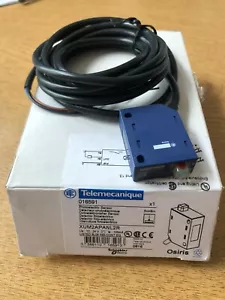 Sensore fotoelettrico XUM2APANL2R 12..24V 100mA Sn=8m Z883 - Foto 1 di 5