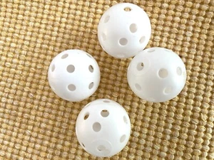 Set Of 4 Air Flow Balls Hollow Training Toys Golf Plastic Practice White - Picture 1 of 2