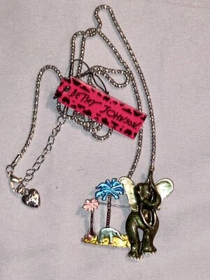 Broche broche palmera elefante Betsey Johnson collar colgante metal negro Foto 1 de 3