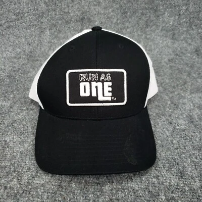 Шляпа мужская Mizuno один размер белая классическая кепка дальнобойщика Yupoong с сеткой сзади - Изображение 1 из 4