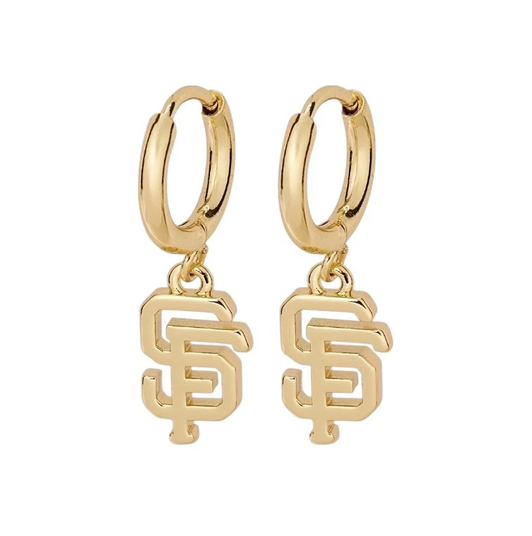 Pendientes Huggie Bijoux Sport de Luv Aj MLB Gigantes de San Francisco enchapados en oro con logotipo Foto 1 de 1