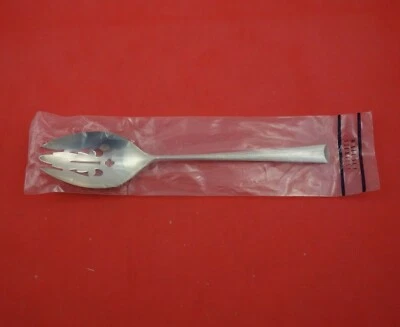 Cuchara para servir Royal Satin de Wallace de plata esterlina perforada 8 3/4" nueva porción Foto 1 de 3