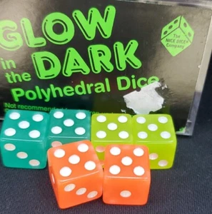 Por conjunto dados poliédricos Glow in the Dark The Nice Dados Company - Imagen 1 de 5